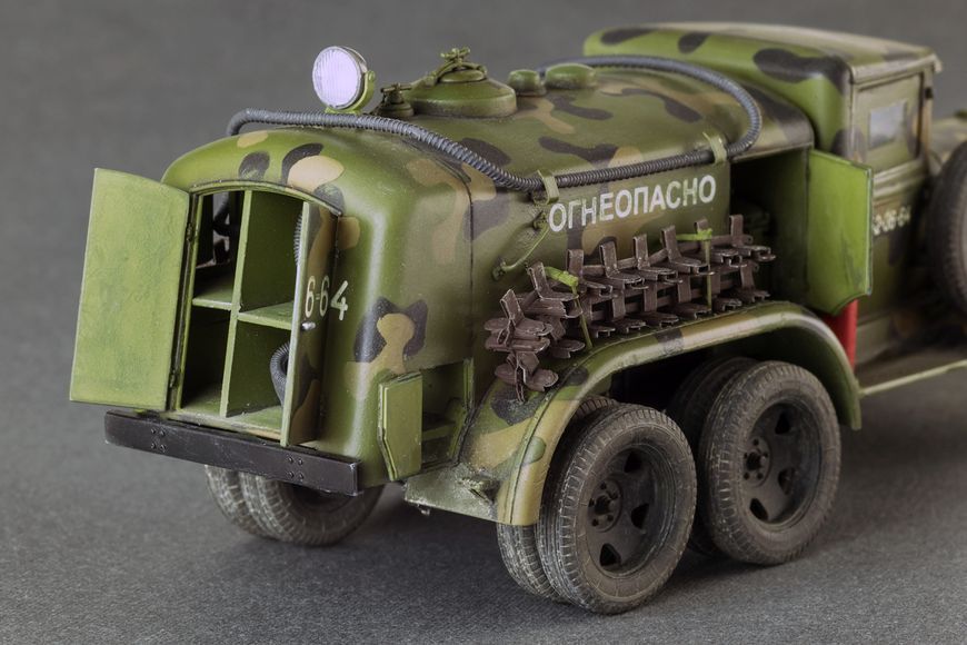 Радянський бензозаправник 1/35 БЗ-38 (BZ-38 Refueller) MiniArt 35145 , збірна модель бензовоза Мініарт MA35145 фото