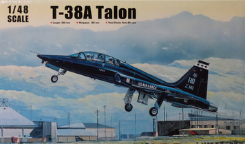 Американский учебный истребитель 1/48 Northrop T-38A Talon Trumpeter 02852 , сборная модель Трумпетер TR02852 фото