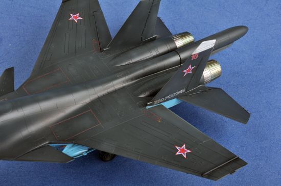 Радянський винищувач 1/72 Су-34 Fullback Trumpeter 01652 , збірна модель винищувач Сухой Трумпетер TR01652 фото