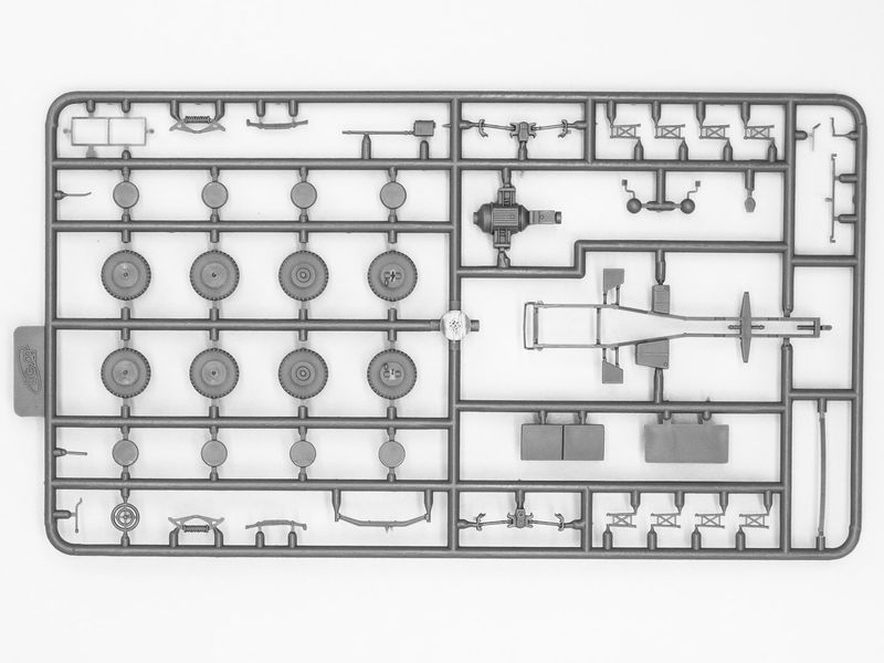 Збірна модель ICM 1/72 Krupp L2H143 Kfz.70, німецький легкий вантажний автомобіль (72451) ICM72451 фото