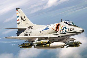 Американський штурмовик 1/48 Douglas A-4C Skyhawk HobbyBoss 81789 , збірна модель Скайхоук Хобібос HB81789 фото