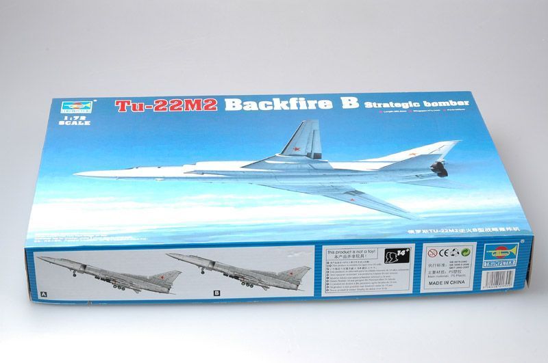 Радянський бомбардувальник 1/72 Туполев Ту-22М2 (Backfire B) Trumpeter 01655 , збірна модель Трумпетер TR01655 фото
