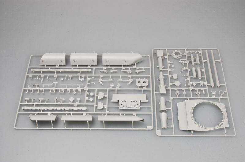 Сборная модель 1/35 немецкий сверхтяжелый танк E 100 (German Entwicklungsfahrzeug E 100 Super Heavy Tank) Trumpeter 00384 TR00384 фото