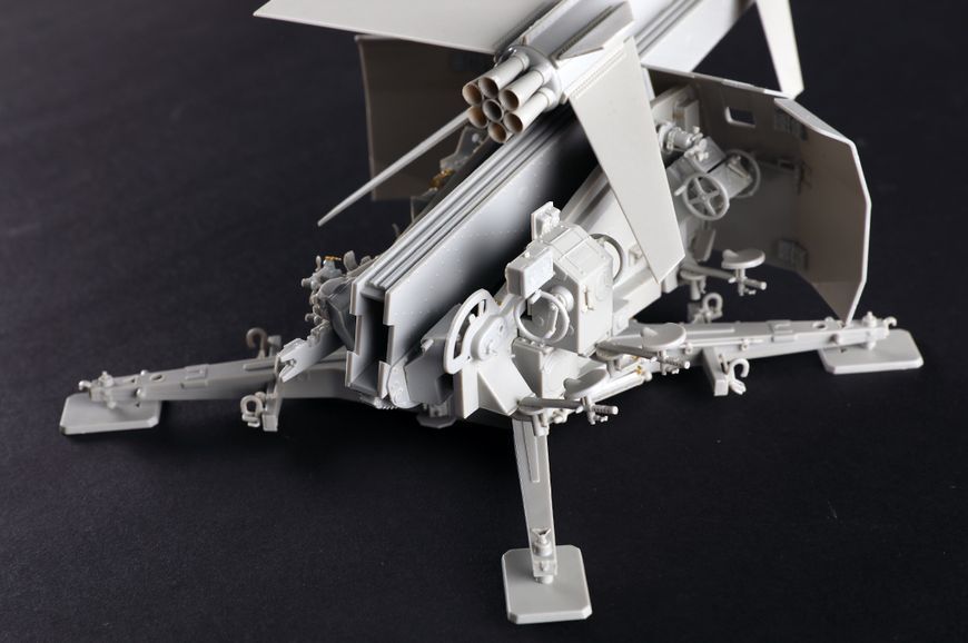 Німецький дослідний зенітний ракетний комплекс 1/35 Rheintochter I Trumpeter 02357 , збірна модель Рейнтохтер TR02357 фото