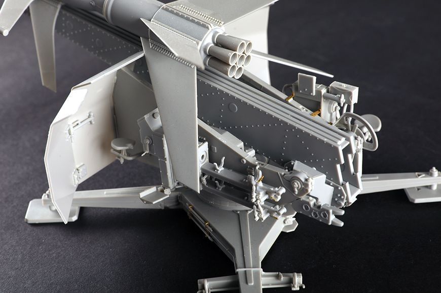 Німецький дослідний зенітний ракетний комплекс 1/35 Rheintochter I Trumpeter 02357 , збірна модель Рейнтохтер TR02357 фото