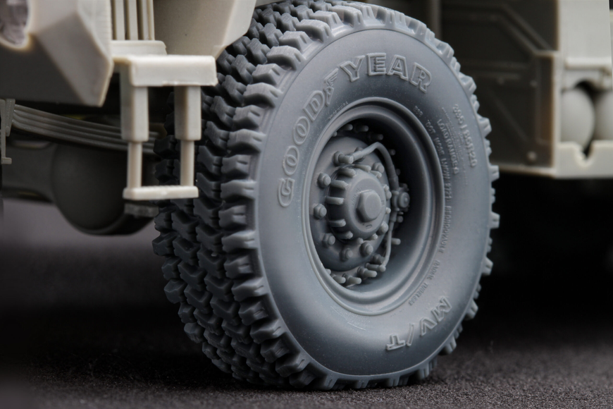 Набор деформированных колес 1/35 CTIS для HIMARS (Trumpeter) Scale X WM-35012W , набор деталировки Скейл Х WM-35012W фото