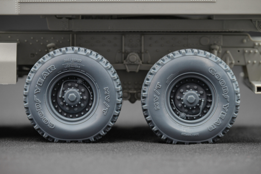 Набор деформированных колес 1/35 CTIS для HIMARS (Trumpeter) Scale X WM-35012W , набор деталировки Скейл Х WM-35012W фото