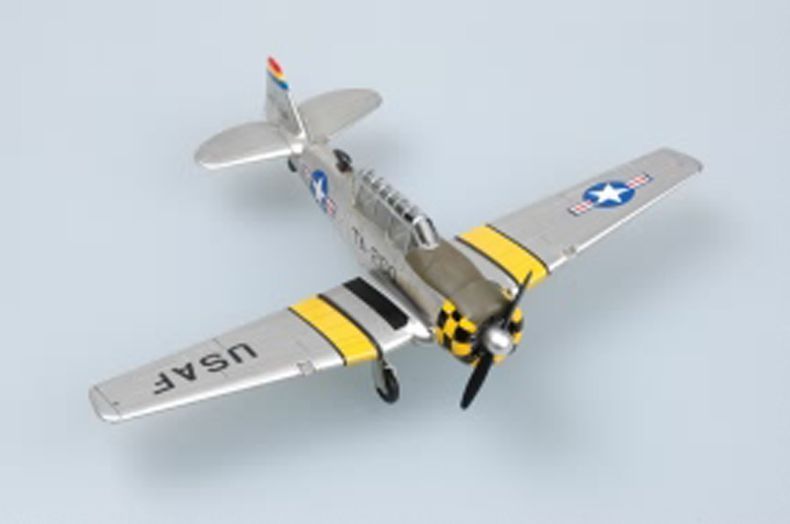 Збірна модель 1/72 американський легкий навчальний літак T-6G "Texan" (USA) HobbyBoss HB80233 HB80233 фото
