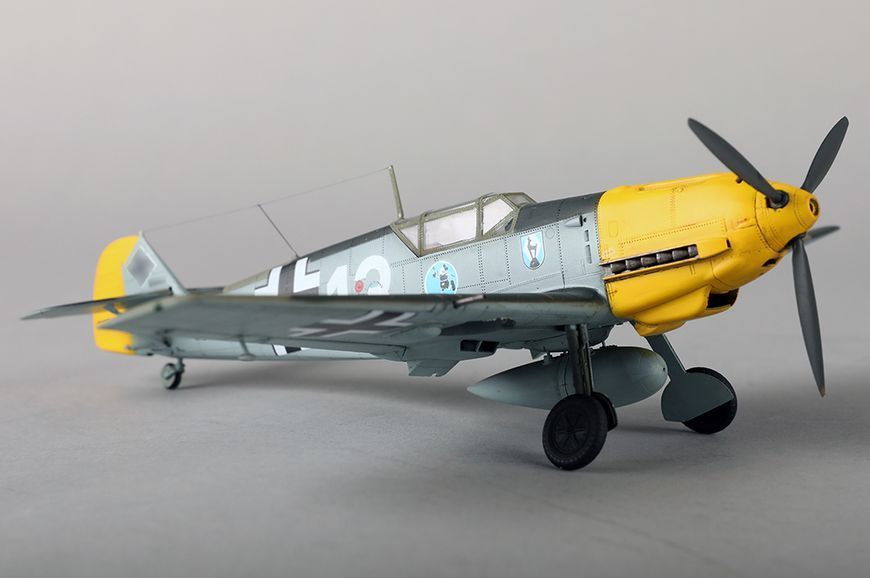 Немецкий истребитель 1/48 Messerschmitt Bf109E-3 HobbyBoss 81791 , сборная модель Мессершмитт Хоббибос HB81791 фото