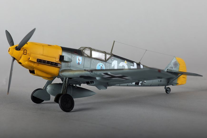 Немецкий истребитель 1/48 Messerschmitt Bf109E-3 HobbyBoss 81791 , сборная модель Мессершмитт Хоббибос HB81791 фото