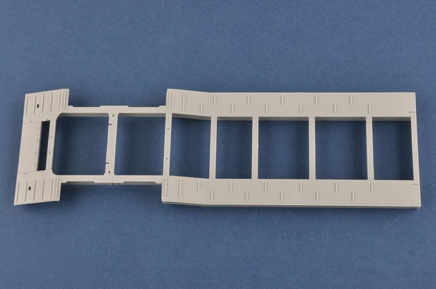 Радянський тягач з напівпричепом 1/35 КрАЗ-260В & МАЗ/ЧМЗАП-5247Г HobbyBoss 85523 , збірна модель КрАЗ Хобібос HB85523 фото