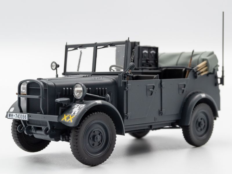 Сборная модель ICM 1/35 Легкие вездеходы Вермахта IIСВ le.gl.Pkw Kfz.1, le.gl.Einheitz-Pkw Kfz.2, le.gl.Einheitz-Pkw Kfz.4 DS3513 ICMDS3513 фото