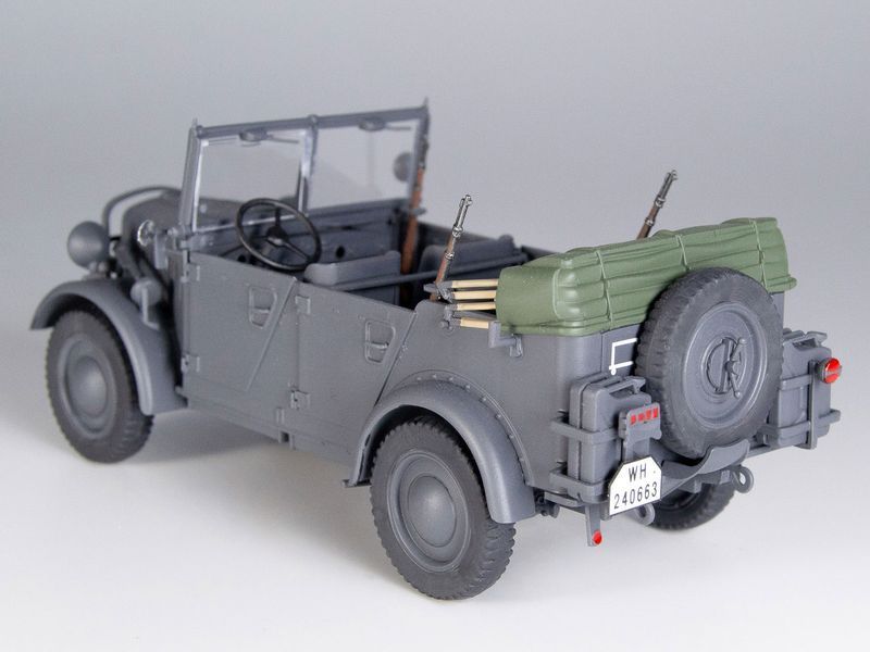 Сборная модель ICM 1/35 Легкие вездеходы Вермахта IIСВ le.gl.Pkw Kfz.1, le.gl.Einheitz-Pkw Kfz.2, le.gl.Einheitz-Pkw Kfz.4 DS3513 ICMDS3513 фото