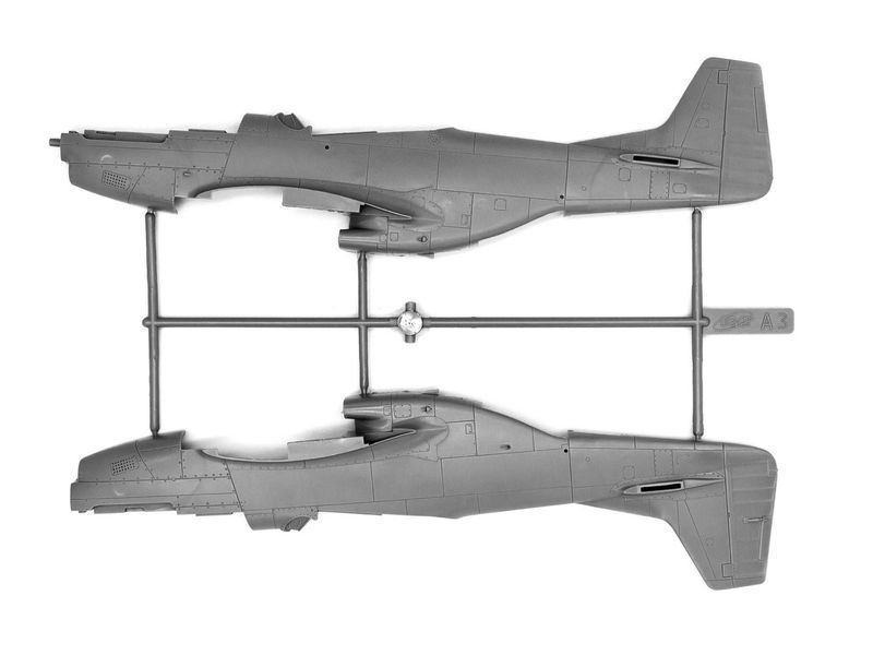 Сборная модель ICM 1/48 Мустанг Р-51D, американский истребитель с пилотами и техниками 48153 ICM48153 фото