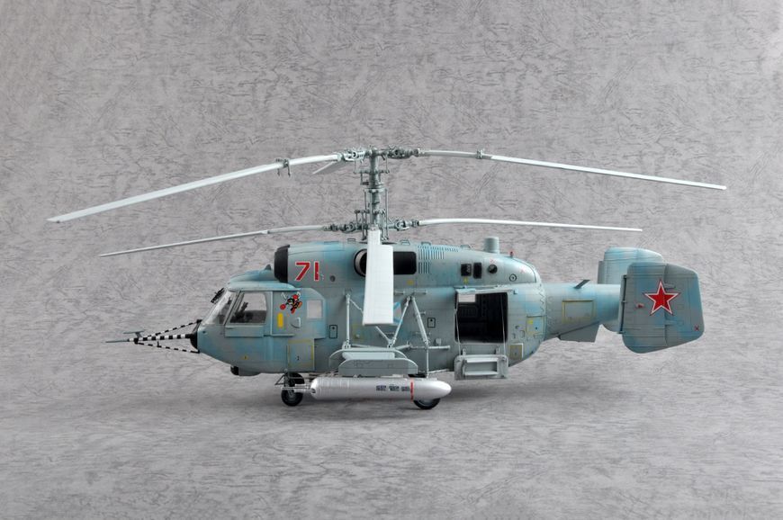 Советский палубный транспортно-боевой вертолет 1/35 Ка-29 Helix-B Trumpeter 05110 , сборная модель Трумпетер TR05110 фото