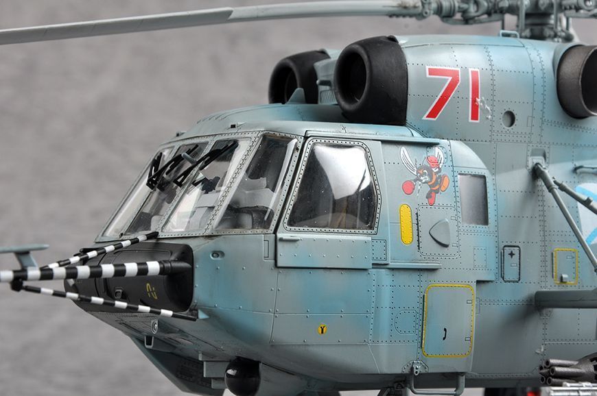 Советский палубный транспортно-боевой вертолет 1/35 Ка-29 Helix-B Trumpeter 05110 , сборная модель Трумпетер TR05110 фото