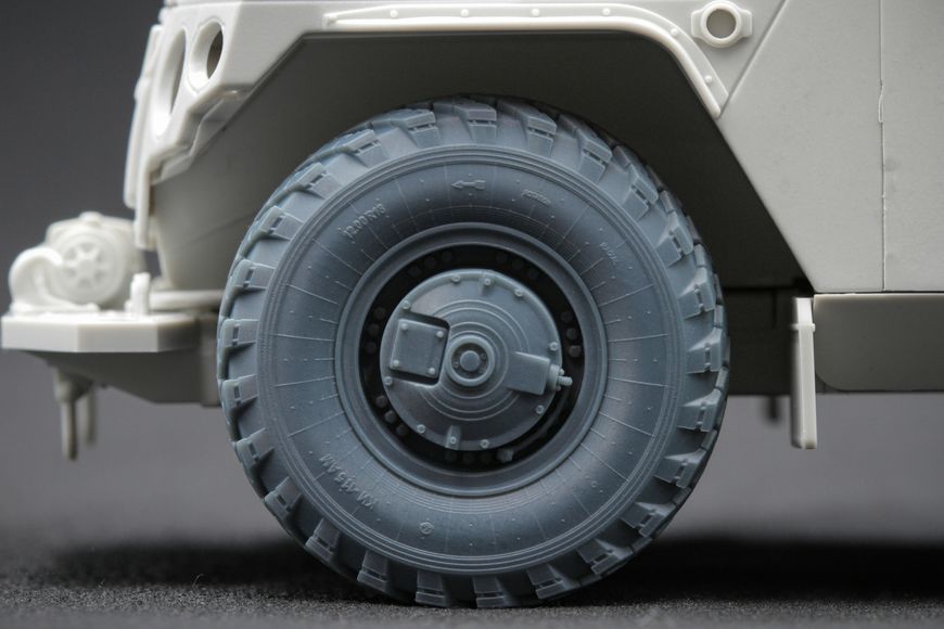 Набор колес 1/35 v1 для ГАЗ Тигр (Meng) Scale X WM-35015 , набор деталировки Скейл Х WM-35015 фото