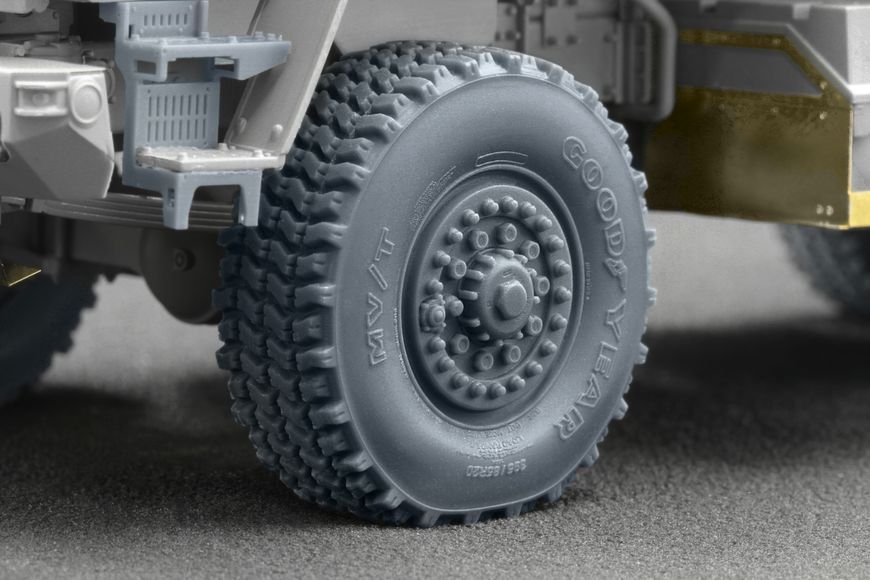 Набір деформованих коліс 1/35 для HIMARS (Foreart) Scale X WM-35024W , набір деталювання Скейл Х WM-35024W фото
