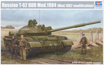 Радянський основний бойовий танк 1/35 Т-62 мод. 1984 (мод. 1962) Trumpeter 01553 , збірна модель обт Трумпетер TR01553 фото