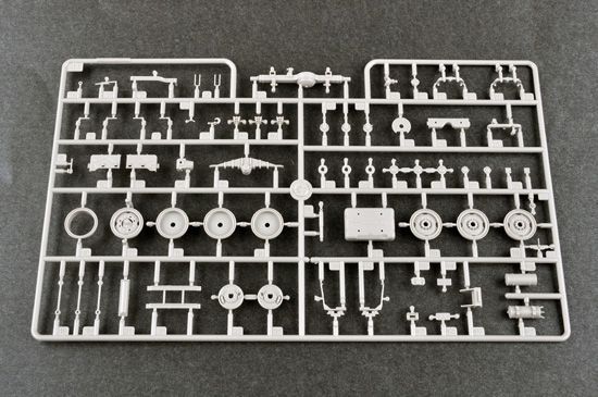 Советская реактивная система залпового огня 1/35 9П138 (9К55 &laquo;Град-1&raquo;) Trumpeter 01032 , сборная модель рсзо TR01032 фото