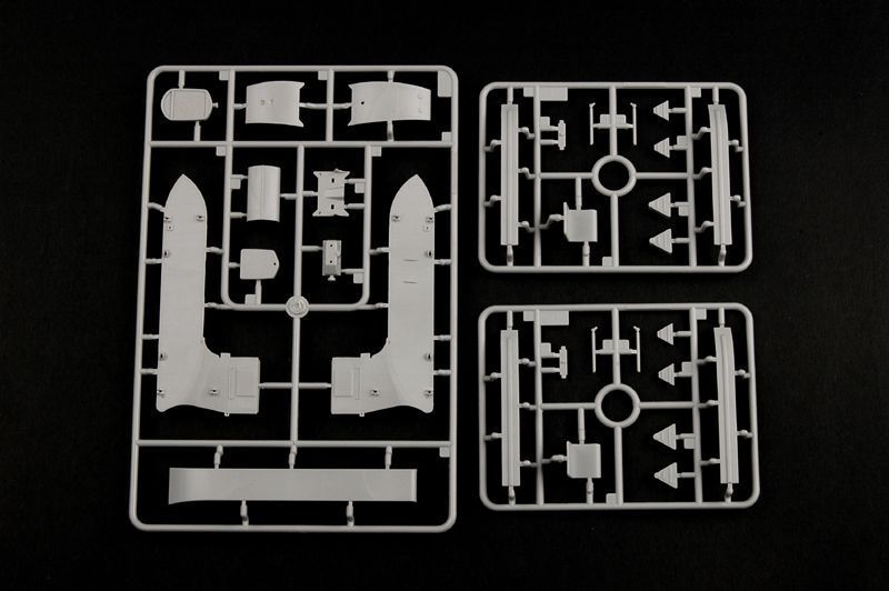 Радянські самохідні бойові сани 1/35 РФ-8 (ГАЗ-98) Trumpeter 02322 , збірна модель аеросани РФ8 Трумпетер TR02322 фото