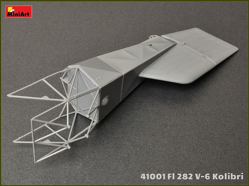 Німецький дослідний вертоліт 1/35 Flettner Fl 282 Kolibri V-6 MiniArt 41001 , збірна модель Колібрі Мініарт MA41001 фото