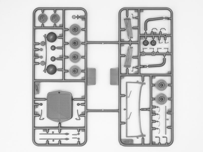 Сборная модель ICM 1/24 Typ G4 производства 1935, Автомобиль немецкого руководства 24011 ICM24011 фото