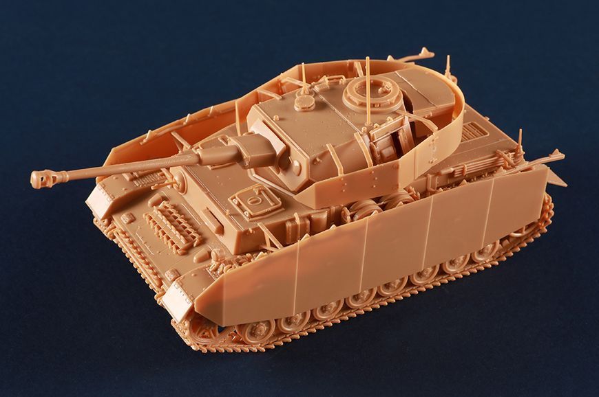Немецкий средний танк 1/48 Pz.Kpfw.IV Ausf.J HobbyBoss 84842 , сборная модель танка Хоббибос HB84842 фото