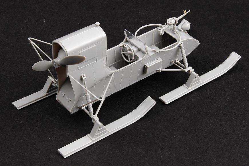 Радянські самохідні бойові сани 1/35 РФ-8 (ГАЗ-98) Trumpeter 02322 , збірна модель аеросани РФ8 Трумпетер TR02322 фото