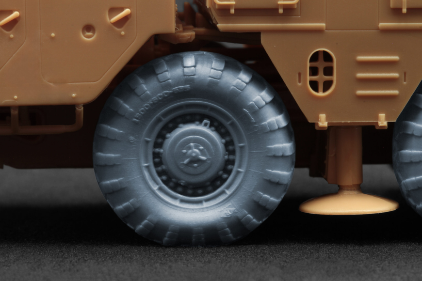 Набір деформованих коліс 1/72 V-203 для МАЗ-543/7310 Scale X WM-72006W , набір деталювання WM-72006W фото