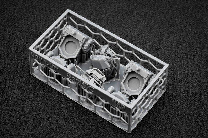 Український наземний дрон 1/72 UGV LIUT MAG & ПКТ Scale X VG-72003 , збірна модель Лють Скейл Х VG-72003 фото