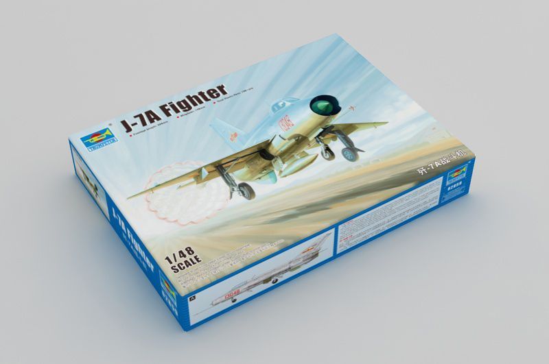 Китайский истребитель 1/48 Chengdu J-7A Fighter Trumpeter 02859 , сборная модель истребитель Ченгду Трумпетер TR02859 фото