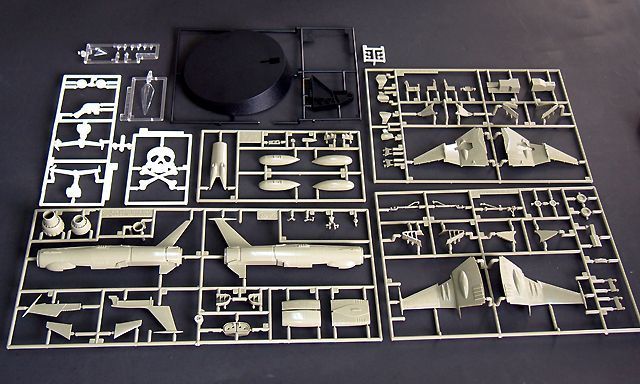 Збірна модель 1/72 винищувач Space Wolf SW-190 Space Pirate Captain Harlock Hasegawa 64501 HS64501 фото