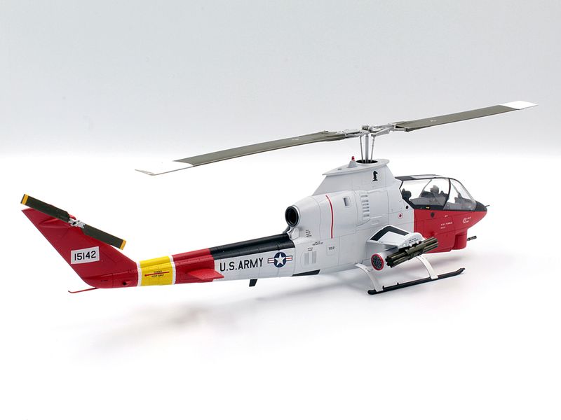 Збірна модель ICM 1/48 AH-1G "Arctic Cobra", гелікоптер США (48299) ICM48299 фото