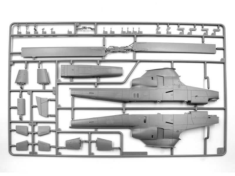 Сборная модель ICM 1/48 AH-1G "Arctic Cobra", вертолет США 48299 ICM48299 фото