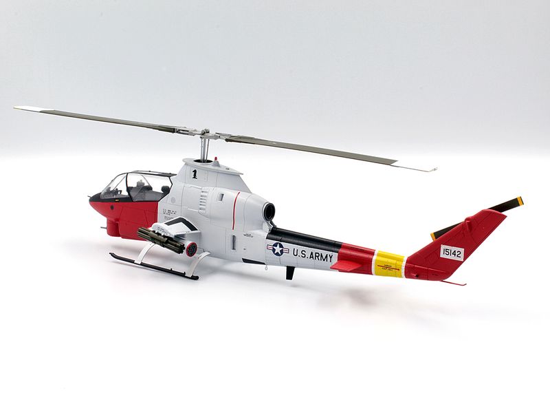 Збірна модель ICM 1/48 AH-1G "Arctic Cobra", гелікоптер США (48299) ICM48299 фото