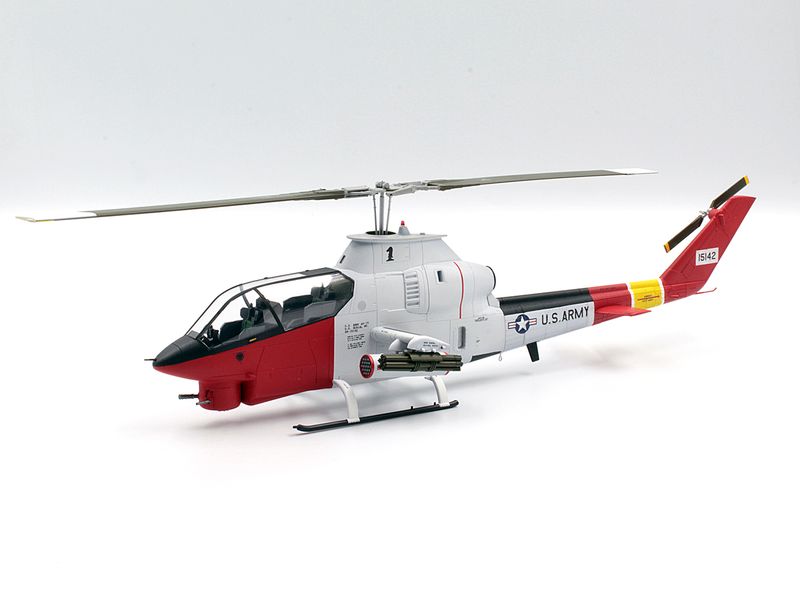 Сборная модель ICM 1/48 AH-1G "Arctic Cobra", вертолет США 48299 ICM48299 фото