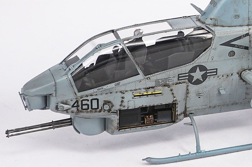 Американський бойовий гелікоптер 1/35 Bell AH-1W Super Cobra (Turned Exhaust) Trumpeter 05117 , збірна модель TR05117 фото
