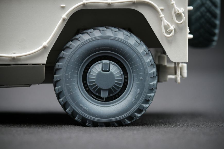 Набір деформованих коліс 1/35 v2 для ГАЗ Тигр (Meng) Scale X WM-35016W , набір деталювання Скейл Х WM-35016W фото