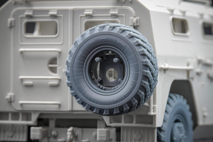 Набір деформованих коліс 1/35 v2 для ГАЗ Тигр (Meng) Scale X WM-35016W , набір деталювання Скейл Х WM-35016W фото