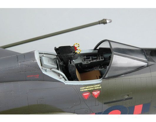 Британський винищувач 1/32 English Electric Lightning F.2A/F.6 (BAC) Trumpeter 02281 , збірна модель Трумпетер TR02281 фото
