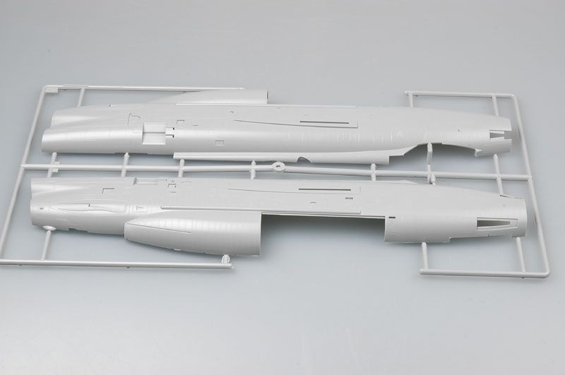 Британський винищувач 1/32 English Electric Lightning F.2A/F.6 (BAC) Trumpeter 02281 , збірна модель Трумпетер TR02281 фото