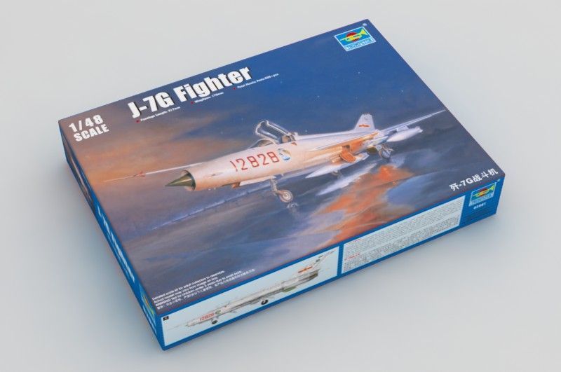 Китайський винищувач 1/48 Chengdu J-7G Fighter Trumpeter 02861 , збірна модель винищувач Ченгду Трумпетер TR02861 фото