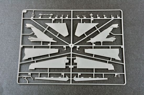 Збірна модель 1/72 Тактичний бомбардувальник Су-24М Трумпетер 01673 TR01673 фото