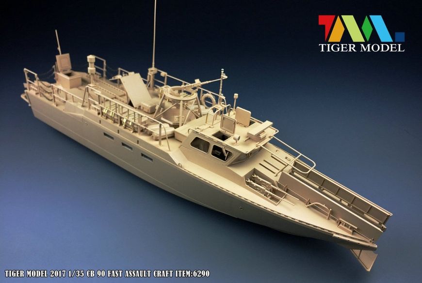 Збірна модель 1/35 Корабель Sweden CB90 Fast Assault Craft 1991-present Tiger Model 6290 TM6290 фото