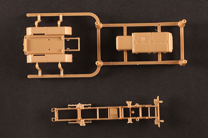 Советский аэродромный грузовик 1/72 АПА-5Д HobbyBoss 82962 , сборная модель пусковой агрегат Урал Хоббибос HB82962 фото