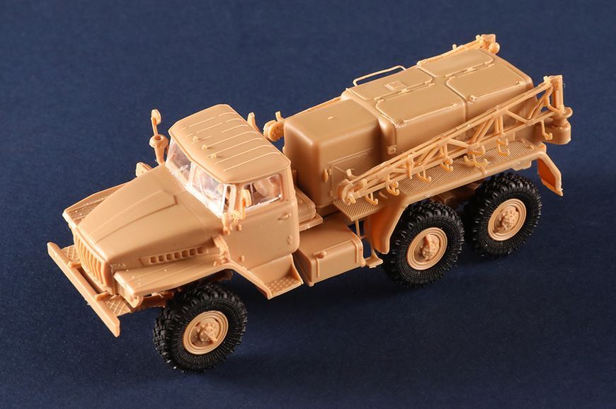 Советский аэродромный грузовик 1/72 АПА-5Д HobbyBoss 82962 , сборная модель пусковой агрегат Урал Хоббибос HB82962 фото