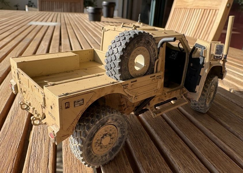 Збірна модель 1/35 американський тактичний бронеавтомобіль M1279 Rye Field Model RFM 5116 RM-5116 фото