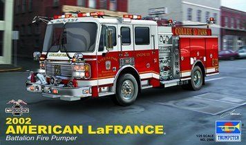 Американський пожежний автомобіль 1/25 American LaFrance Eagle Trumpeter 02506 , збірна модель Трумпетер TR02506 фото