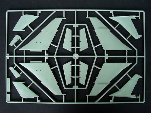 Китайський винищувач-бомбардувальник 1/35 Xian FBC-1 Flying Leopard (JH-7) Trumpeter 01608 , збірна модель TR01608 фото